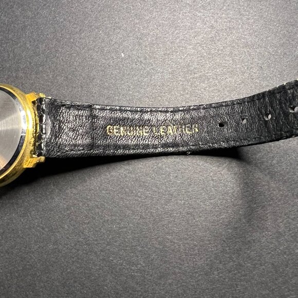 Vintage Disney Mickey Mouse Quartz Gold Case & Black Leather Band Wrist Watch - Picture 6 of 6